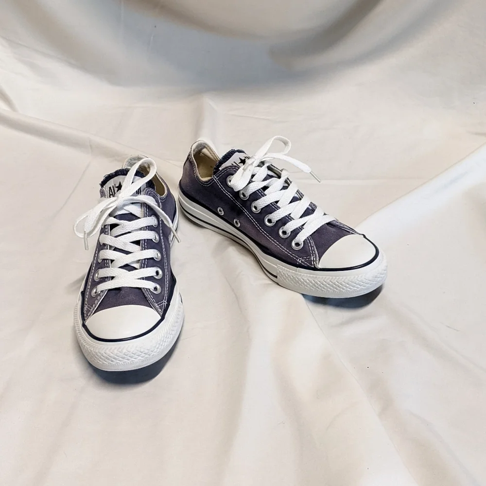 Converse - Picture 3 of 7
